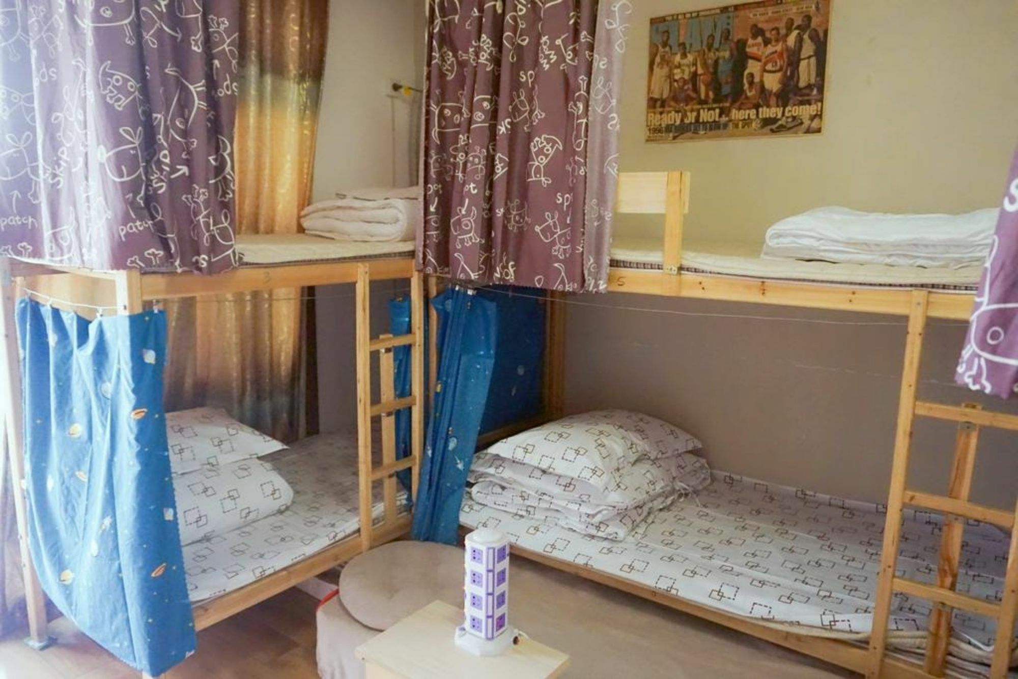 Huanlesong Youth Hostel Ухань Экстерьер фото